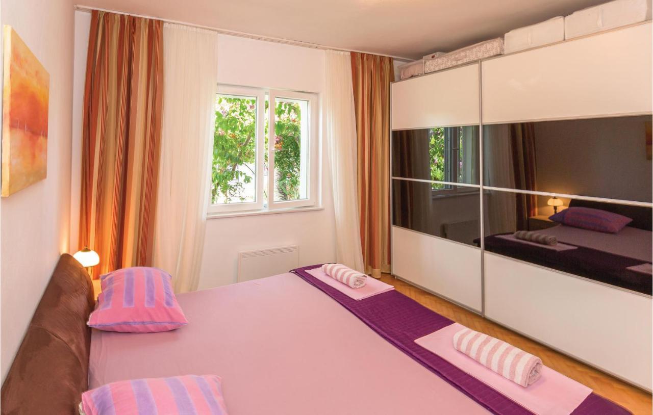 Lovely Apartment In Makarska With Wifi Εξωτερικό φωτογραφία